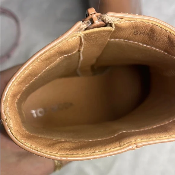 New- Top Moda-shiny patent tan ankle booties- 10 - Picture 8 of 8